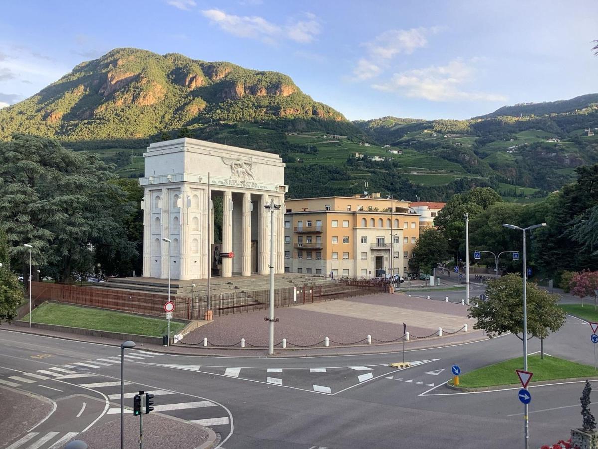 Casa Vittoria - Siegeshaus Lägenhet Bolzano Exteriör bild